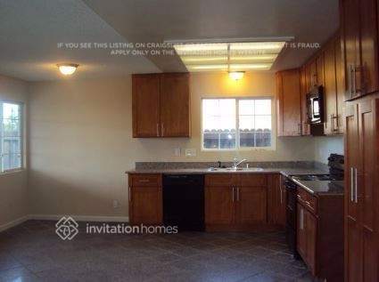 Building Photo - 165 Bluebird Ct