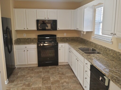 Building Photo - 430 Pebble Blvd