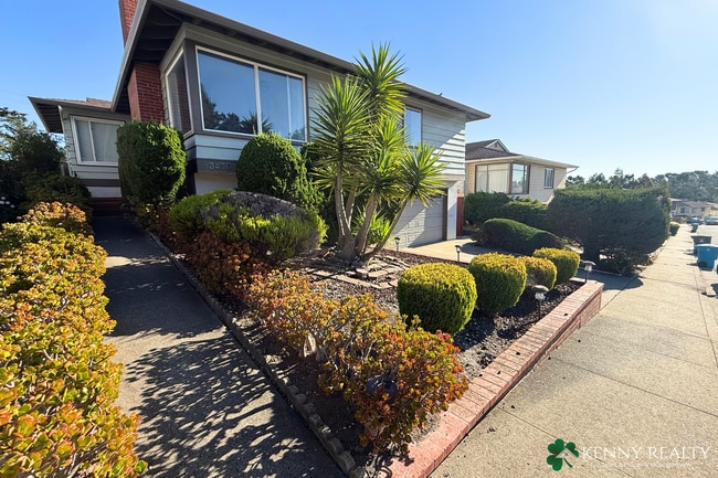 Foto del edificio - Bright and Spacious 3BD/3BA Home with Bonu...