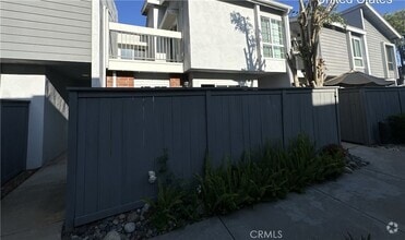 Building Photo - 605 Rainier Way
