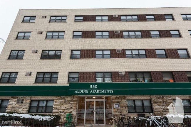 Building Photo - 525 W Aldine Ave