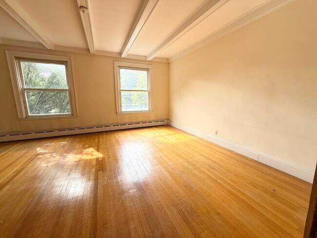 Foto del edificio - 1712 Beacon St