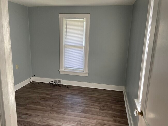 Foto del edificio - Main Floor Apartment near park!
