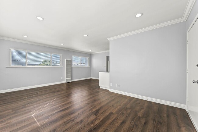 Building Photo - 1015 Ashland Ave