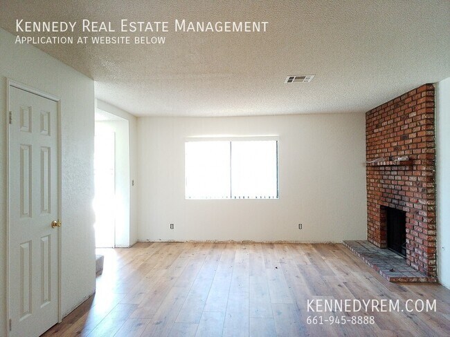 Foto del edificio - Steps away from AV Hospital, Renovated 2 B...