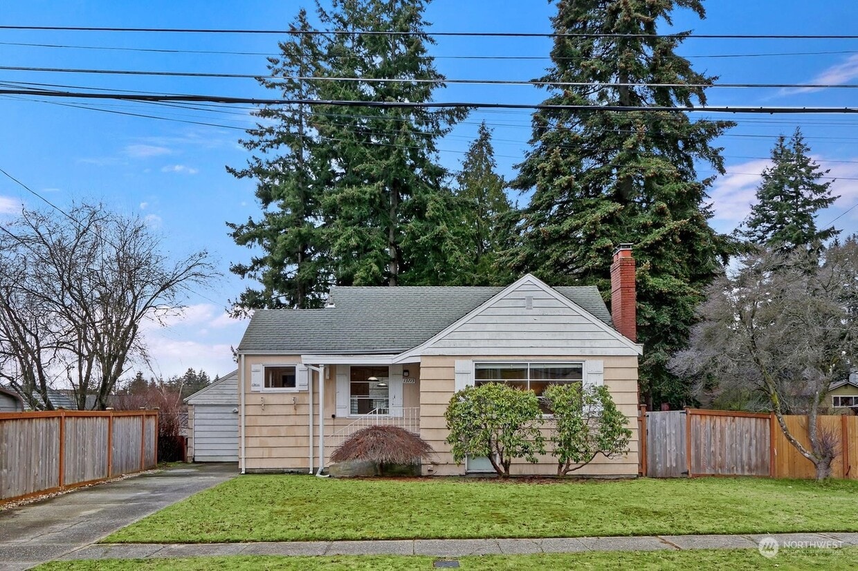 Primary Photo - 13715 Ashworth Ave N