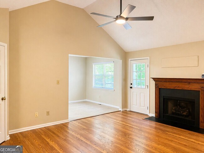 Foto del edificio - 217 Briarpatch Ct