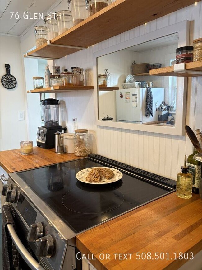 Building Photo - 76 Glen St