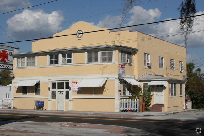 Foto del edificio - 218 N Pinellas Ave