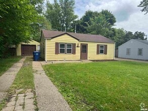 Building Photo - 7115 N Oak St