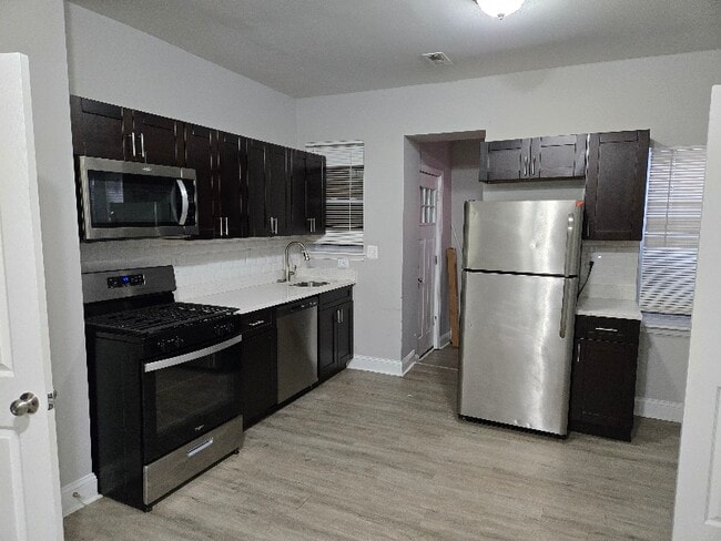 Photo - 3914 Ridgewood Ave Townhome