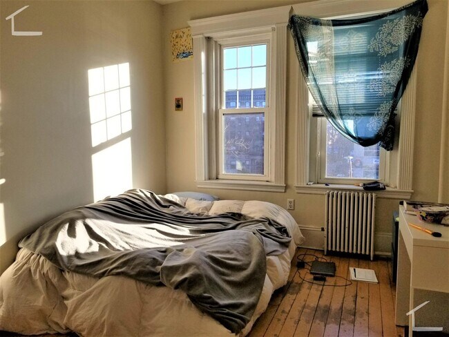 Building Photo - 1161 Commonwealth Ave