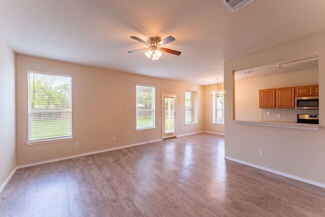 Foto del edificio - Spacious & Stylish 4-Bedroom Home with Hug...