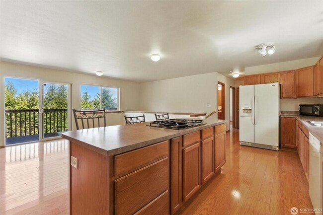 Building Photo - 470 E Rasor Rd
