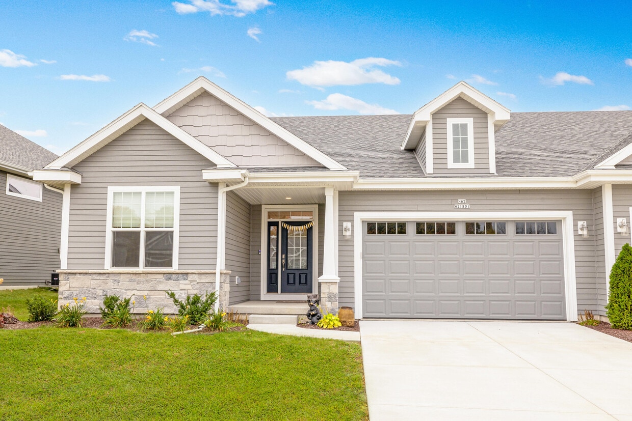 N62W21801 Augusta Pkwy, Menomonee Falls, WI 53051 Condo for Rent in