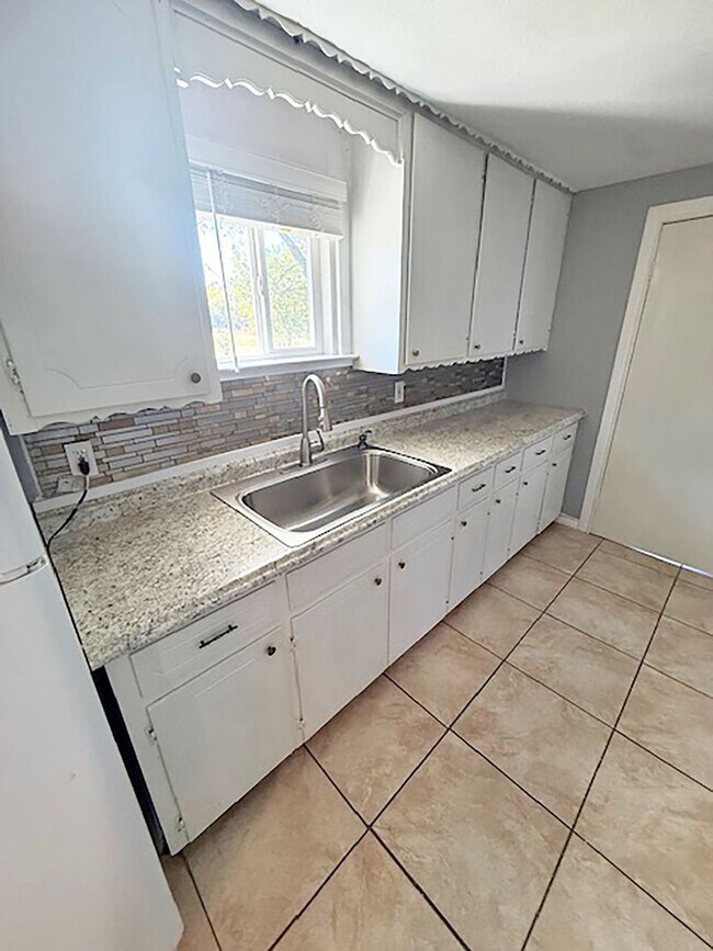 Foto del edificio - Nice 3 Bdrm 1 Bath Home in Gunter Texas