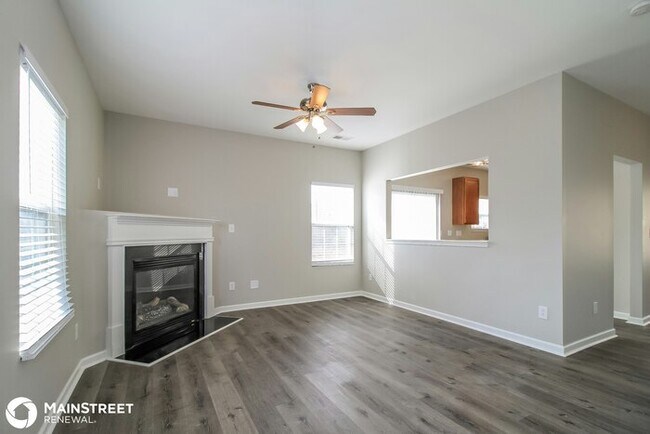 Foto del edificio - 4650 Lauren Woods Ct, Winston-Salem, NC 27127