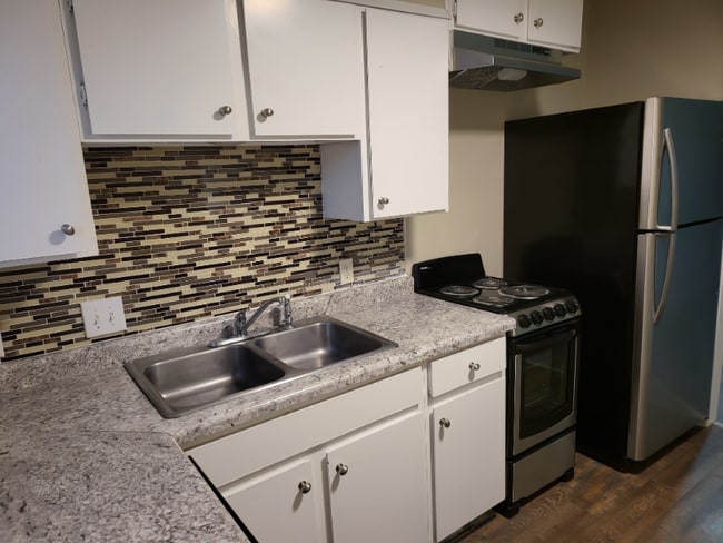 Foto del edificio - 734 N Country Acres Ave