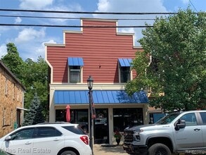 Building Photo - 457 Mill St