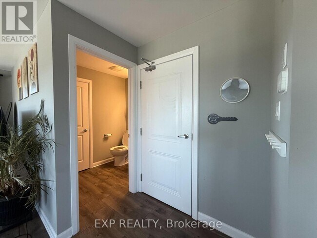 Photo du bâtiment - 512 Décoeur Dr.
