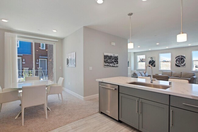 Foto del edificio - 2986 Lina St