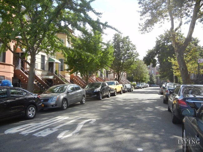 Foto del edificio - 5 Saint Charles Pl