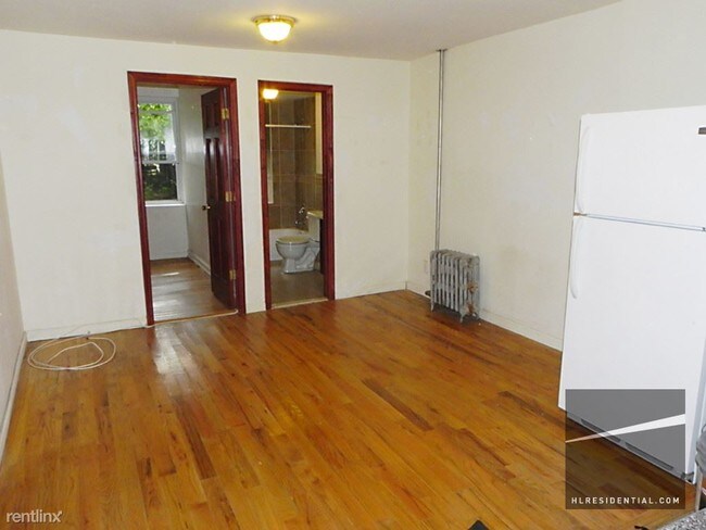 Foto del edificio - 477 Willoughby Ave