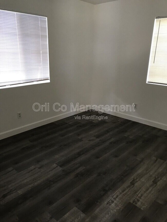 Foto del edificio - 299 W Claremont St