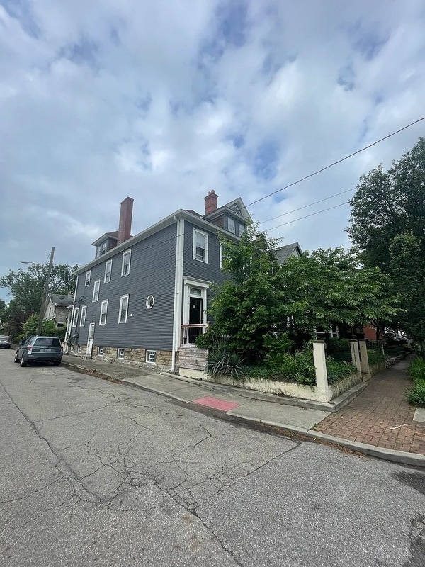 Building Photo - 299 Reinhard Ave