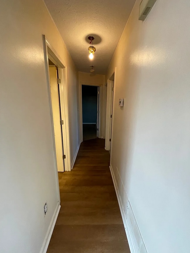 Foto del edificio - 349 Majestic Blvd