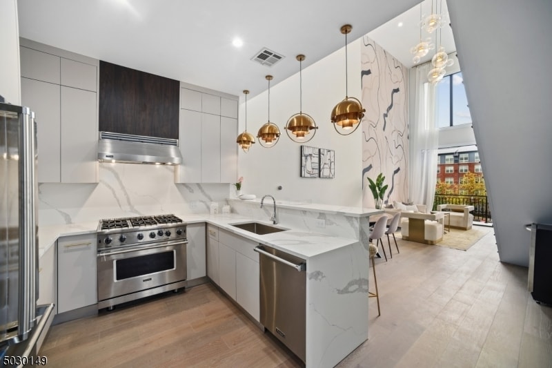 14 2nd St Unit 3D, South Orange, NJ 07079 Condo for Rent in South