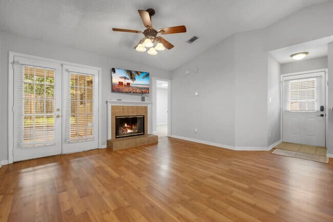 Photo - Benchmark Trace House