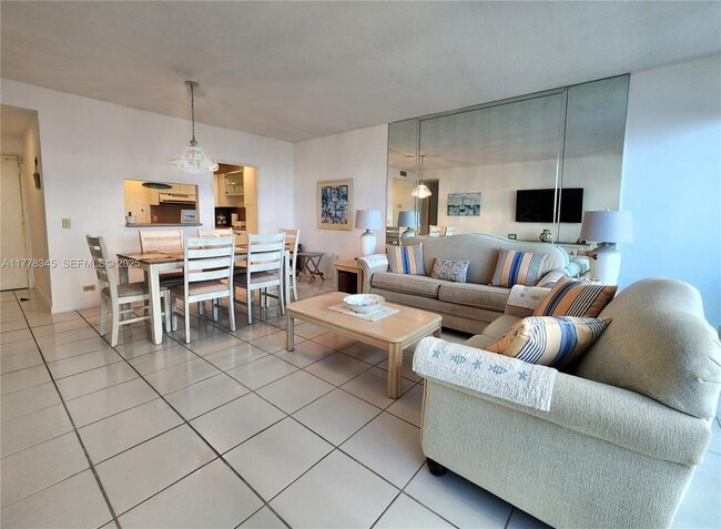 Building Photo - 3505 S Ocean Dr