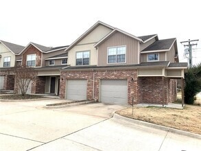 Building Photo - 1071 W Malibu St