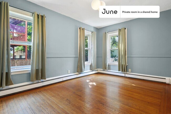 Foto del edificio - Room in Shared 4 bed/2 bath home in Allston