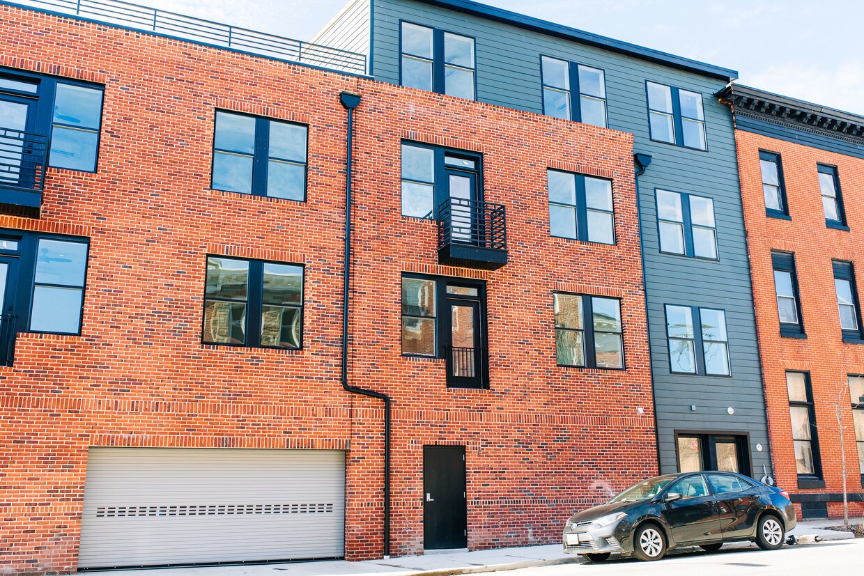 The Darcy - 1702 Light St