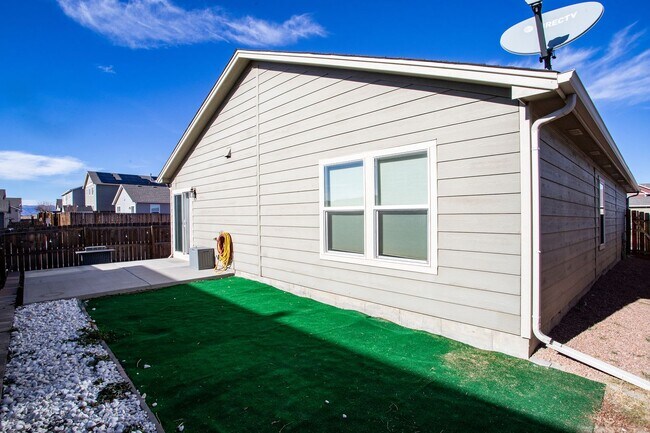 Foto del edificio - Falcon- Low Maintenance Ranch Style Home!