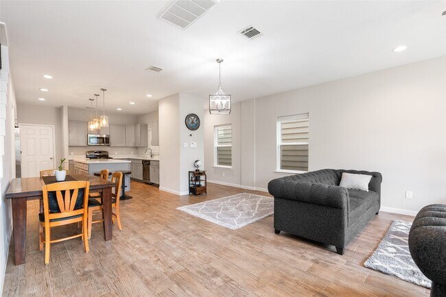 Building Photo - 17137 Wilthorne Colony Ct