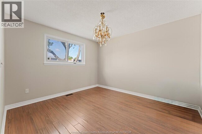 Photo du bâtiment - 5513 Coronation Ave