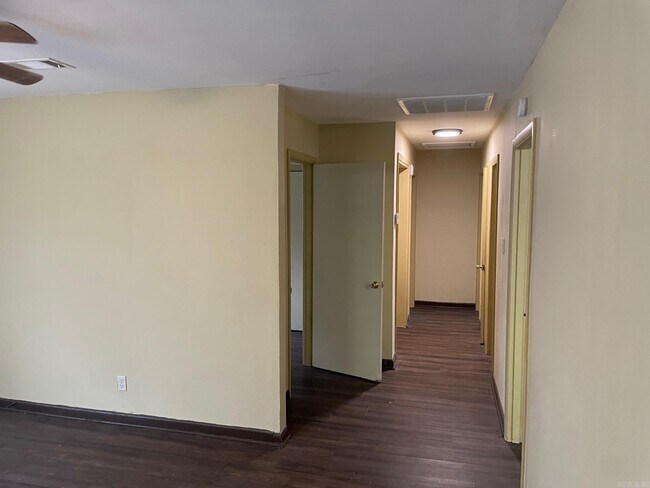 Foto del edificio - 216 Meadow Park Dr