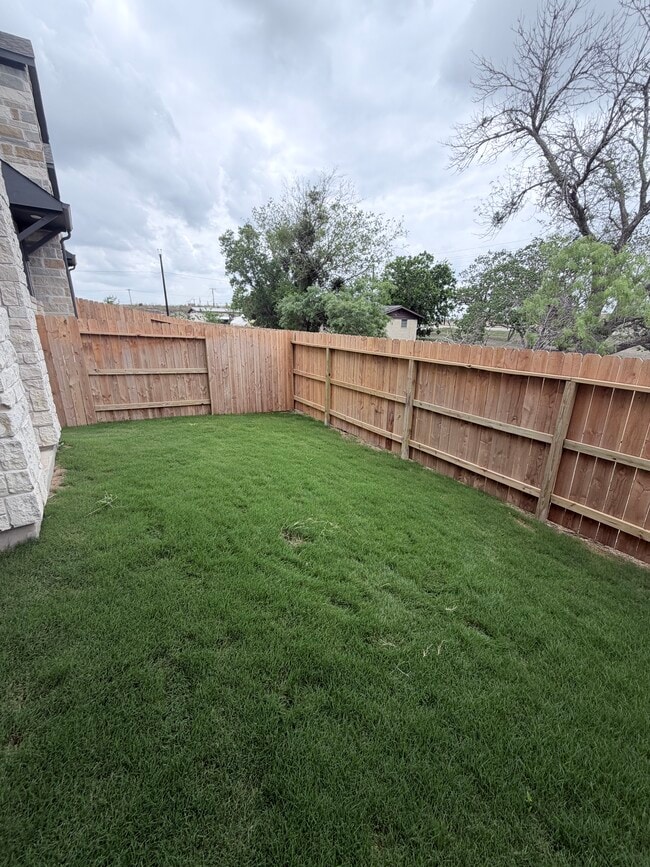 Building Photo - 957 Beebrush Ln