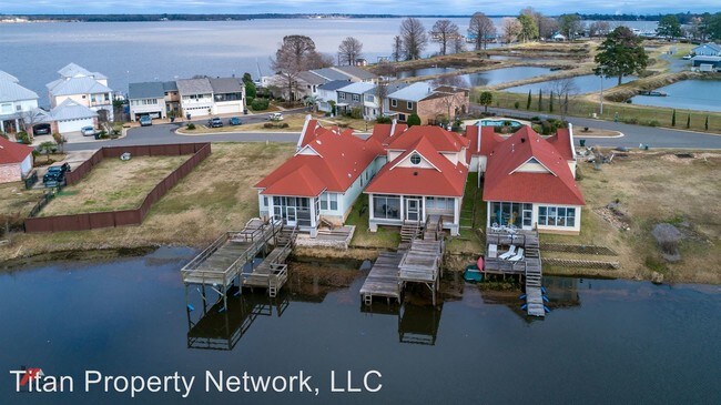 Building Photo - 3 br, 3 bath House - 5860 S Lakeshore Dr #13