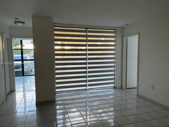 Foto del edificio - 11750 SW 18th St