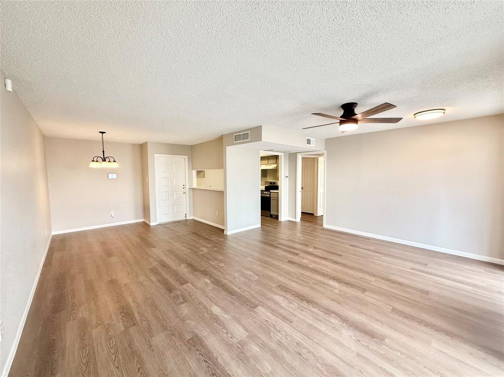 Primary Photo - 2816 S Bartell Dr