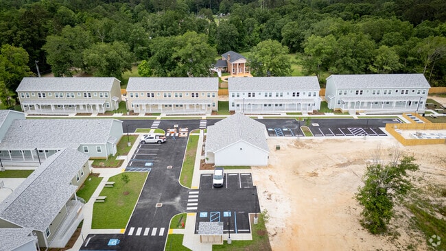 Building Photo - Phoenix Square