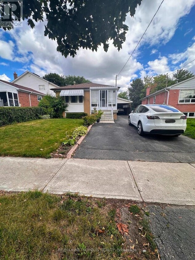 Primary Photo - 9 Gilroy Dr