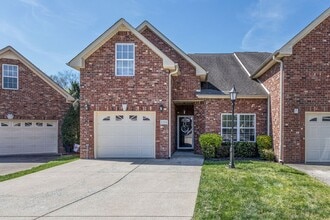 Building Photo - 2208 Stanford Ct