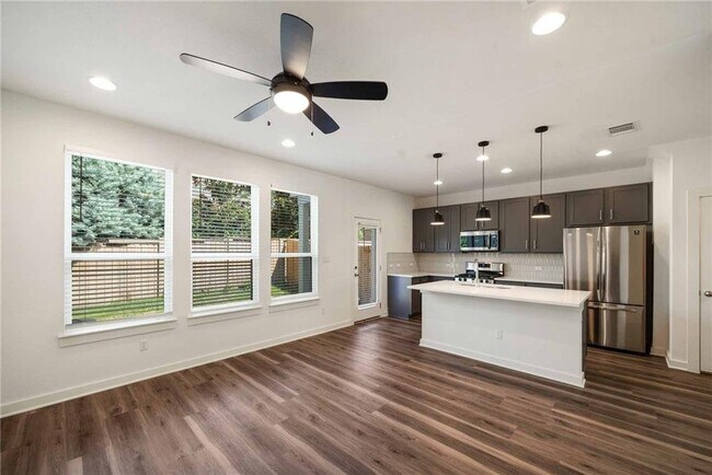 Foto del edificio - 5160 A W Grimes Blvd