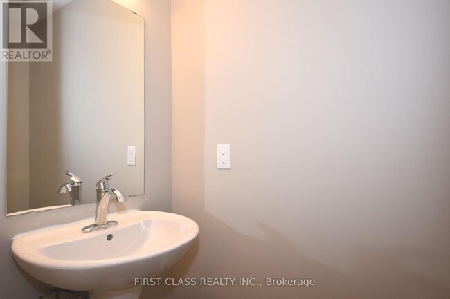 Building Photo - 327 Doak Ln