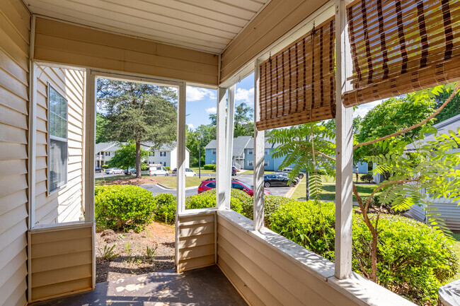 2BR, 2BA - 980SF Porch - Fieldcrest Walk